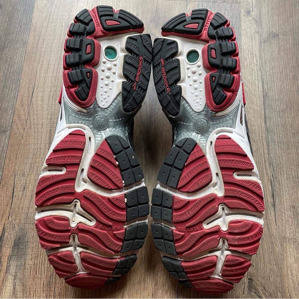 Brooks Ravenna Red and Black Men’s Running Shoes - Picture 14 of 14